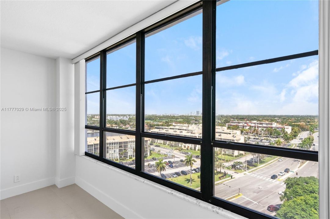 Vendido Recientemente: $289,000 (2 camas, 2 baños, 1400 Pies cuadrados)