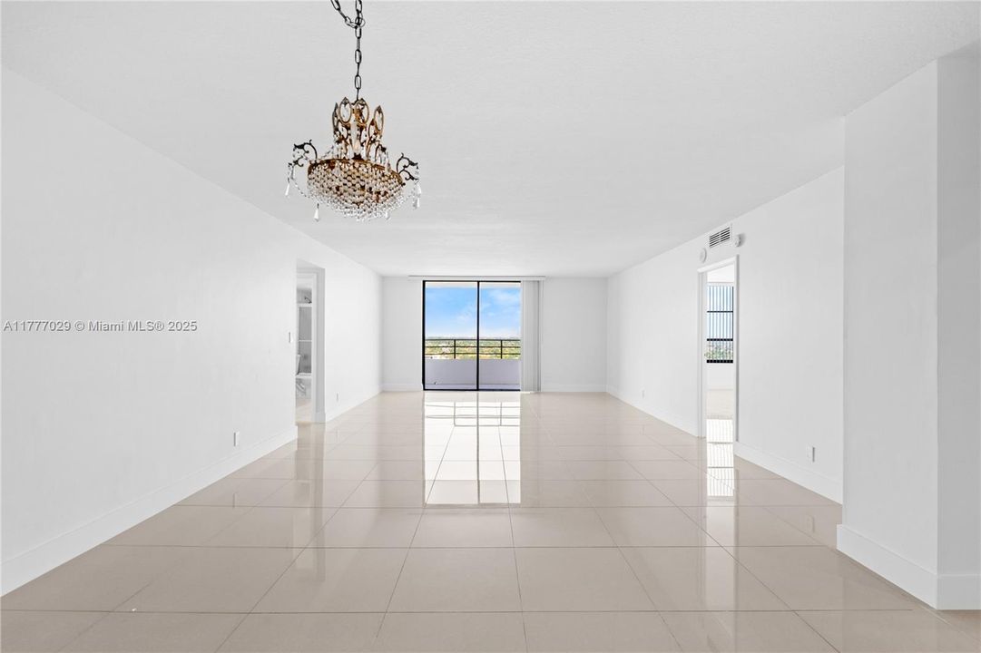 Vendido Recientemente: $289,000 (2 camas, 2 baños, 1400 Pies cuadrados)