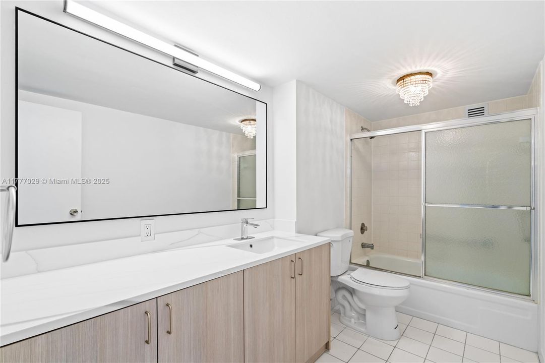 Vendido Recientemente: $289,000 (2 camas, 2 baños, 1400 Pies cuadrados)