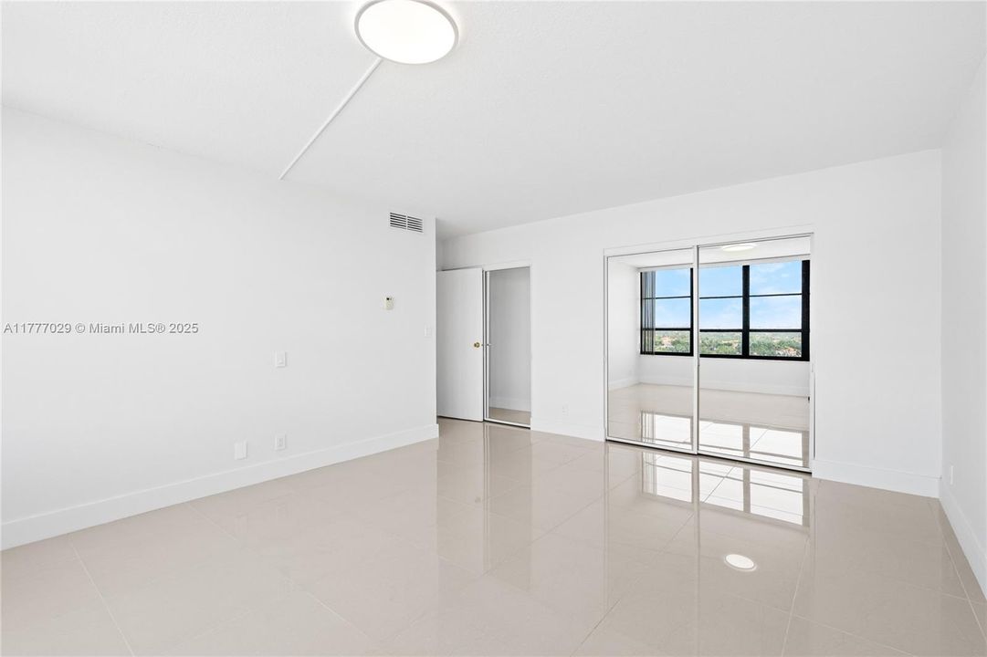 Vendido Recientemente: $289,000 (2 camas, 2 baños, 1400 Pies cuadrados)