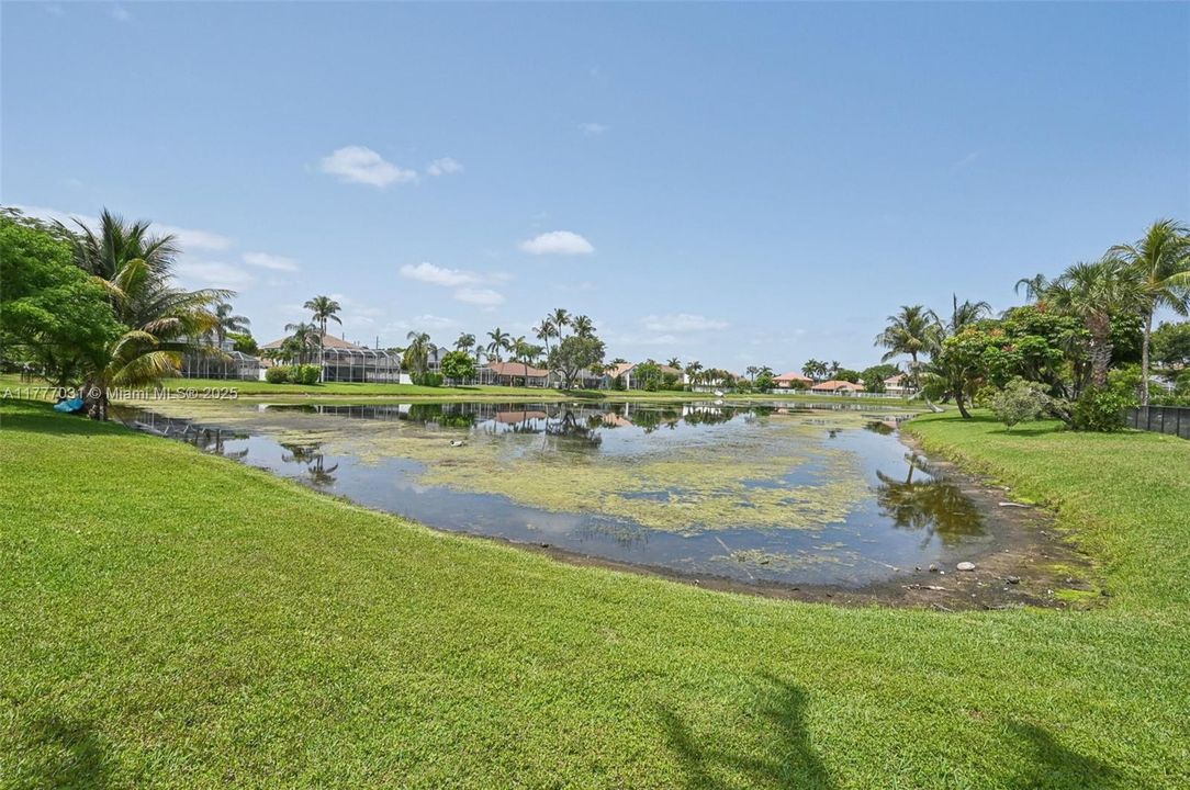 Activo con contrato: $819,000 (5 camas, 3 baños, 3039 Pies cuadrados)