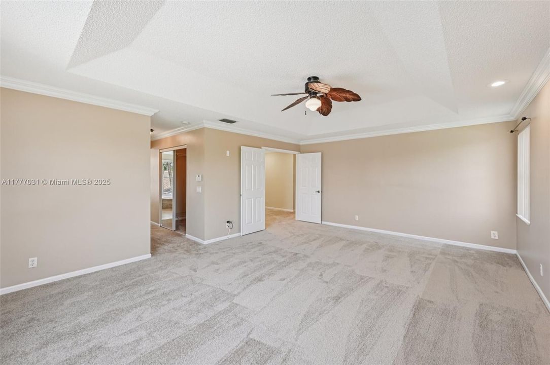 Activo con contrato: $819,000 (5 camas, 3 baños, 3039 Pies cuadrados)