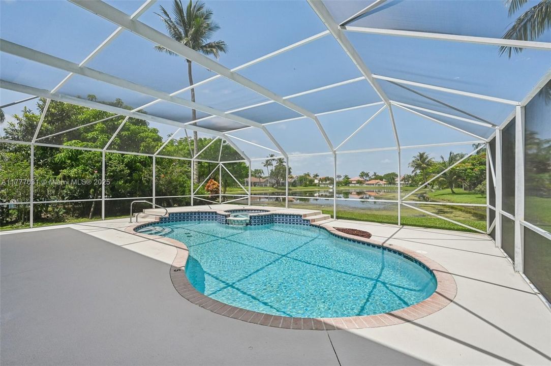 Activo con contrato: $819,000 (5 camas, 3 baños, 3039 Pies cuadrados)