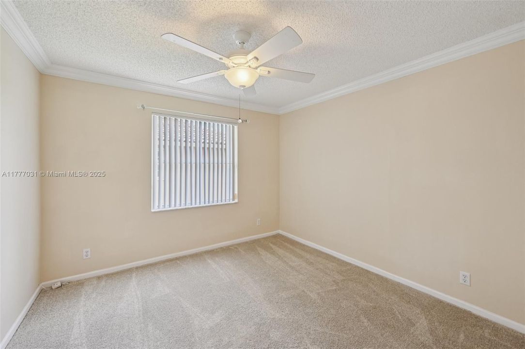 Activo con contrato: $819,000 (5 camas, 3 baños, 3039 Pies cuadrados)