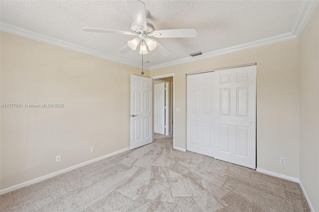 Activo con contrato: $819,000 (5 camas, 3 baños, 3039 Pies cuadrados)