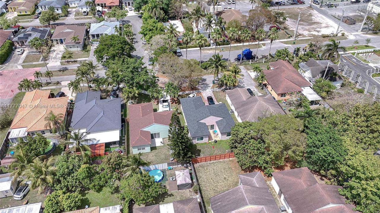 Недавно продано: $450,000 (2 спален, 2 ванн, 1178 Квадратных фут)