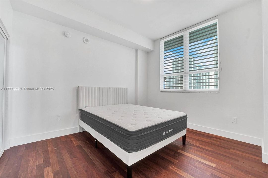 待售: $480,000 (2 贝兹, 2 浴室, 1078 平方英尺)