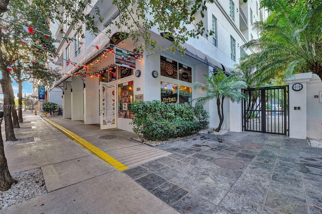 待售: $480,000 (2 贝兹, 2 浴室, 1078 平方英尺)