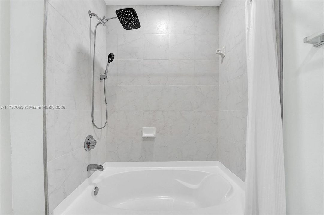 待售: $480,000 (2 贝兹, 2 浴室, 1078 平方英尺)