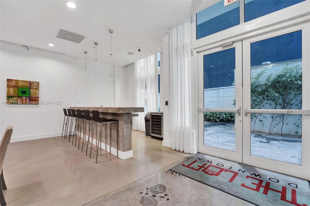 待售: $480,000 (2 贝兹, 2 浴室, 1078 平方英尺)