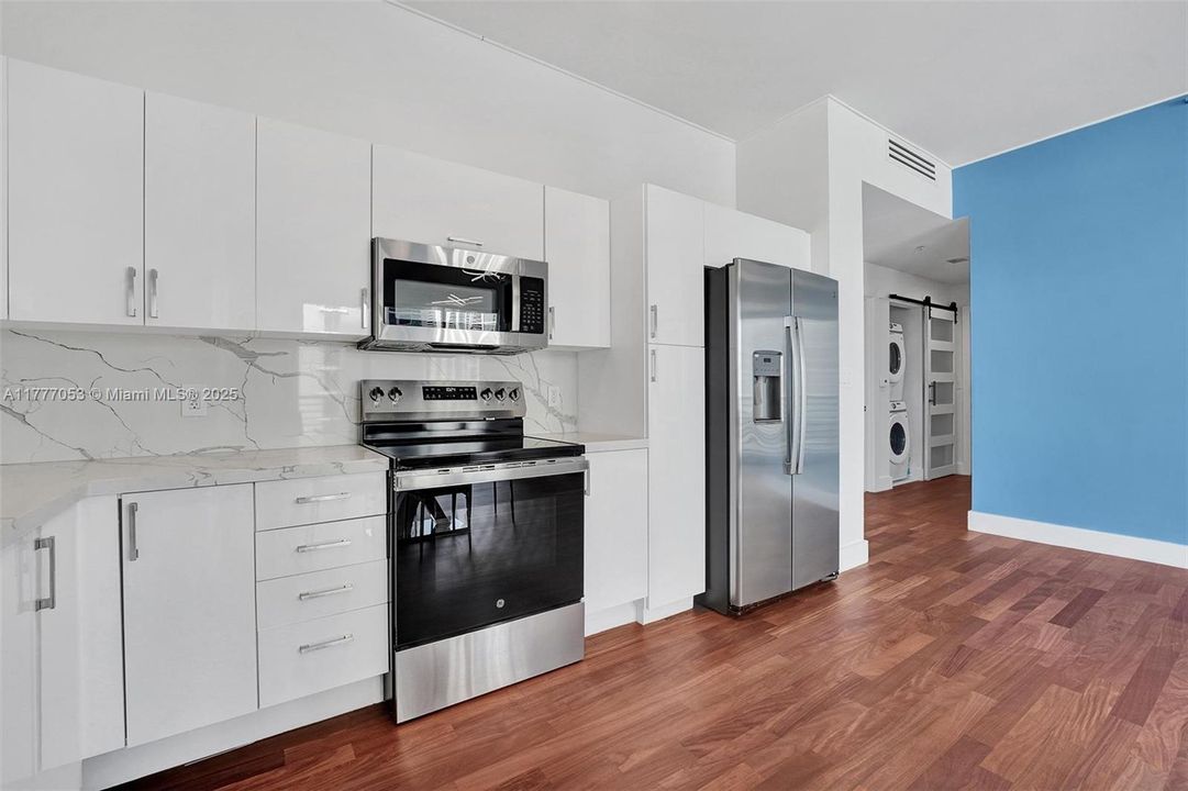 待售: $480,000 (2 贝兹, 2 浴室, 1078 平方英尺)