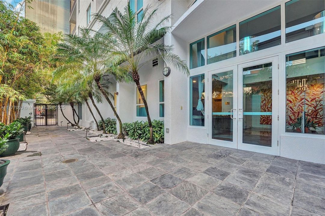 待售: $480,000 (2 贝兹, 2 浴室, 1078 平方英尺)