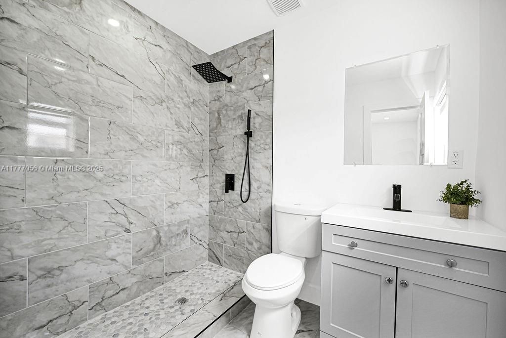 Recently Sold: $544,000 (4 beds, 2 baths, 1104 Square Feet)