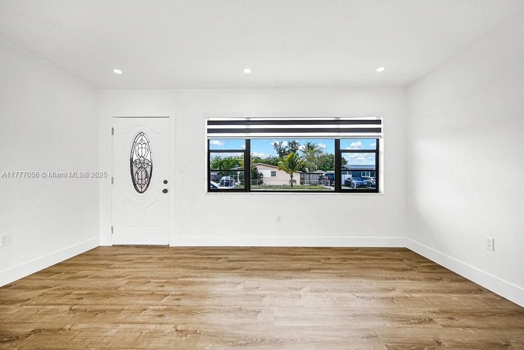 Recently Sold: $544,000 (4 beds, 2 baths, 1104 Square Feet)