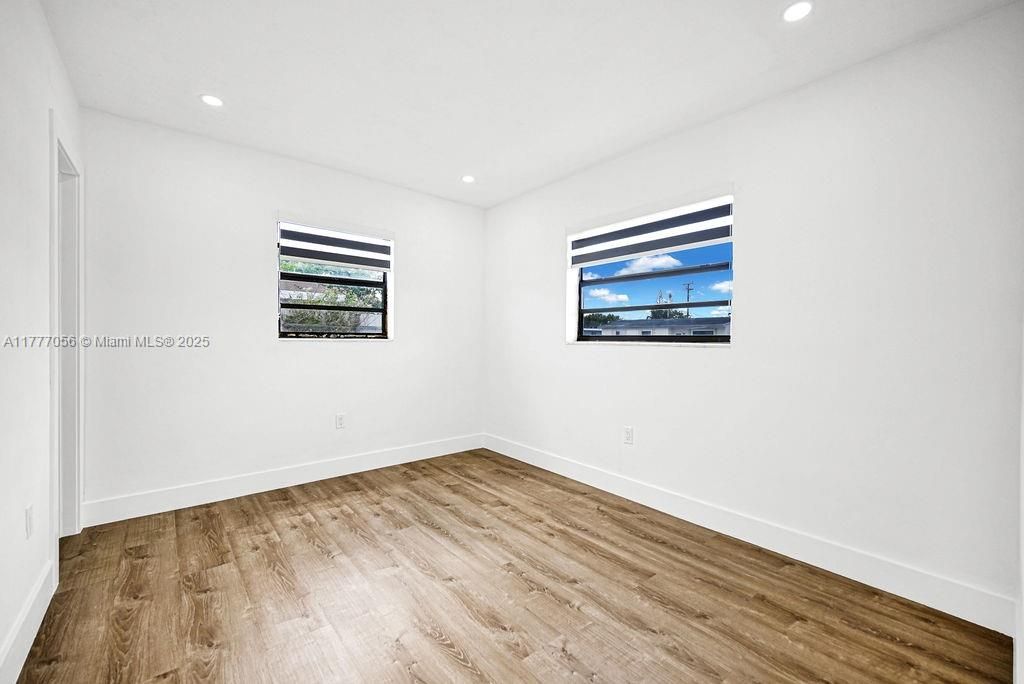 Recently Sold: $544,000 (4 beds, 2 baths, 1104 Square Feet)