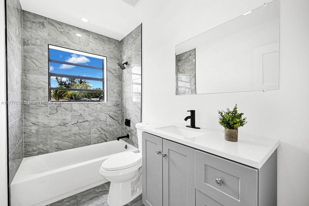 Recently Sold: $544,000 (4 beds, 2 baths, 1104 Square Feet)