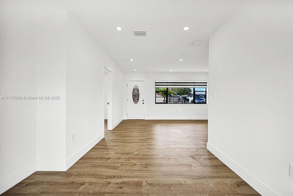 Recently Sold: $544,000 (4 beds, 2 baths, 1104 Square Feet)