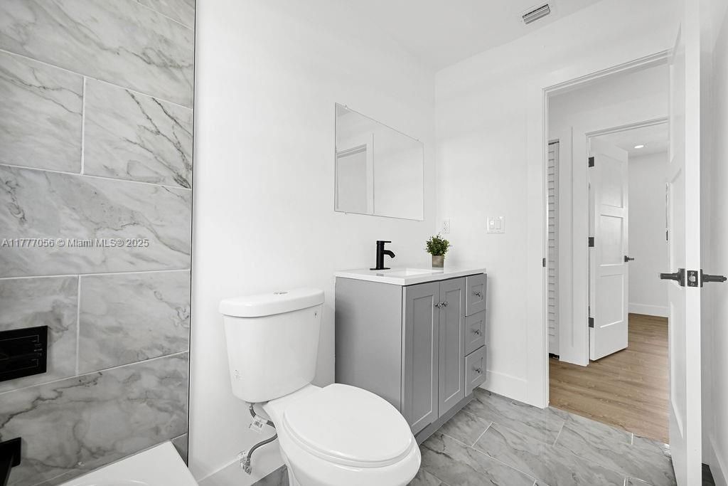 Recently Sold: $544,000 (4 beds, 2 baths, 1104 Square Feet)