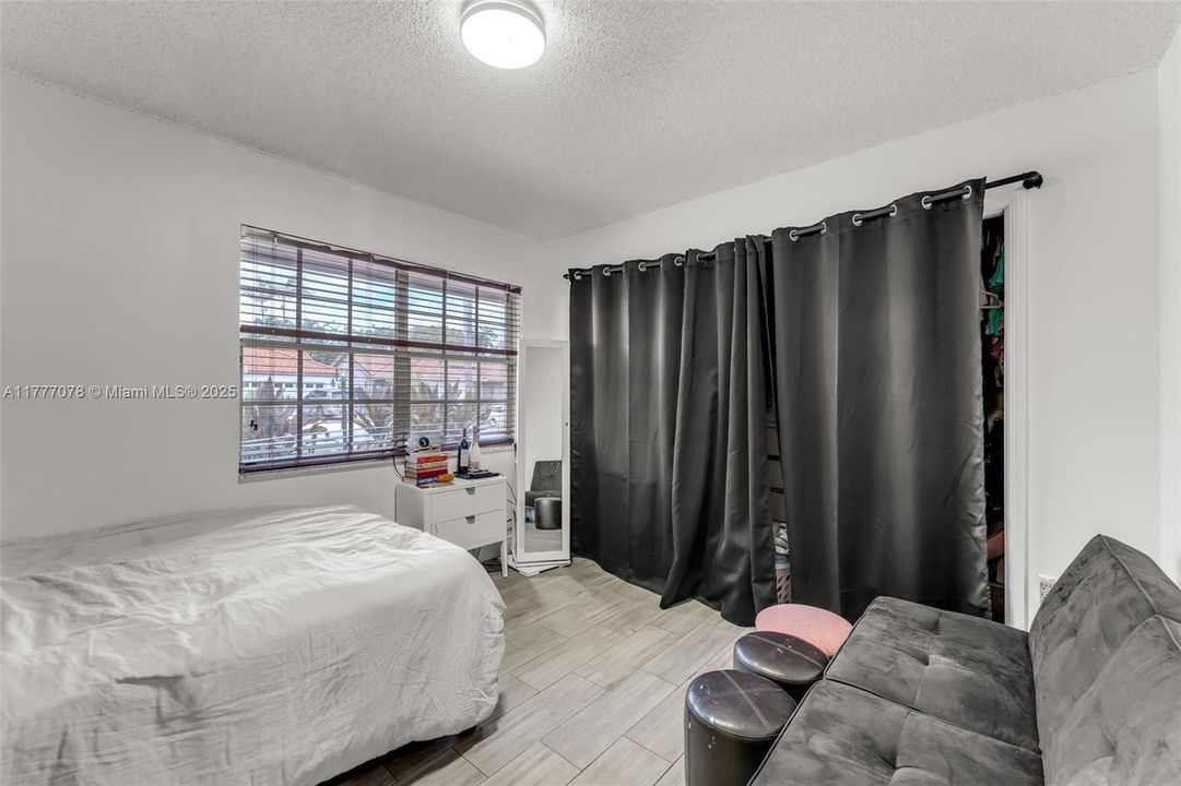 最近售出: $775,000 (5 贝兹, 3 浴室, 2174 平方英尺)