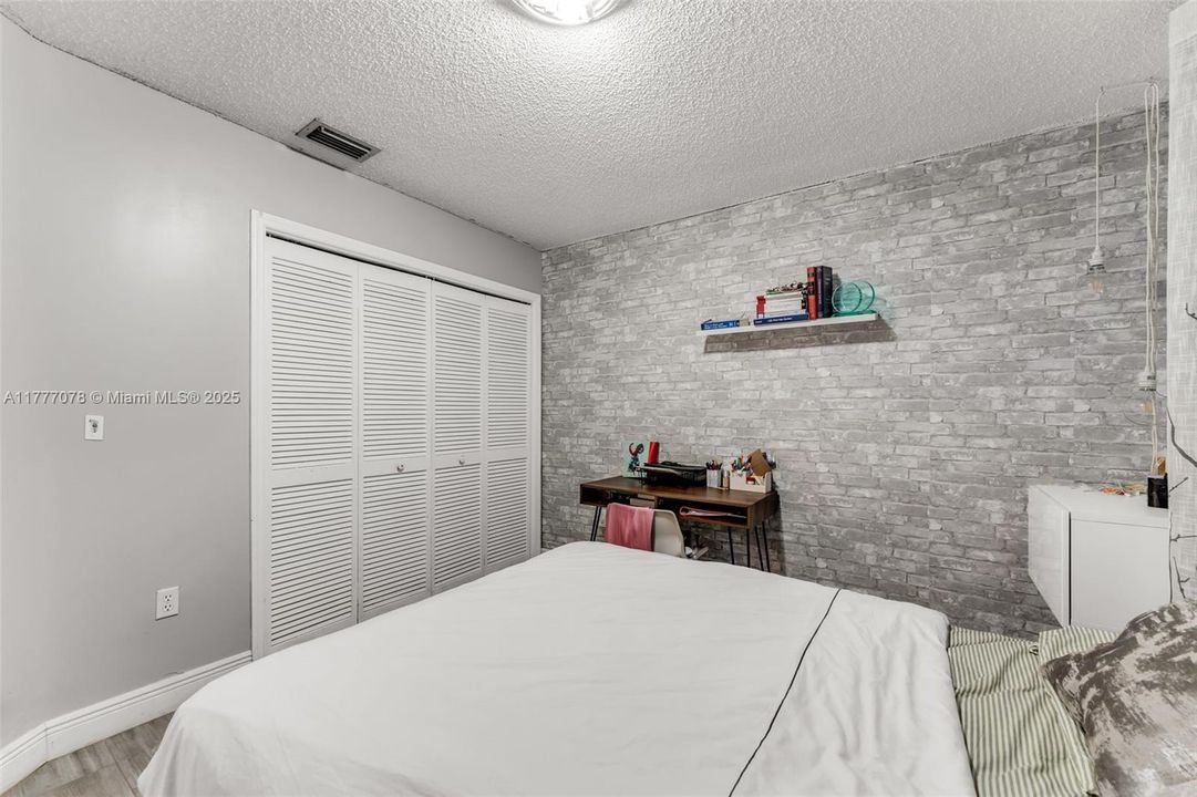 最近售出: $775,000 (5 贝兹, 3 浴室, 2174 平方英尺)