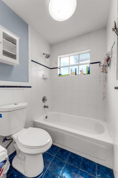 最近售出: $775,000 (5 贝兹, 3 浴室, 2174 平方英尺)