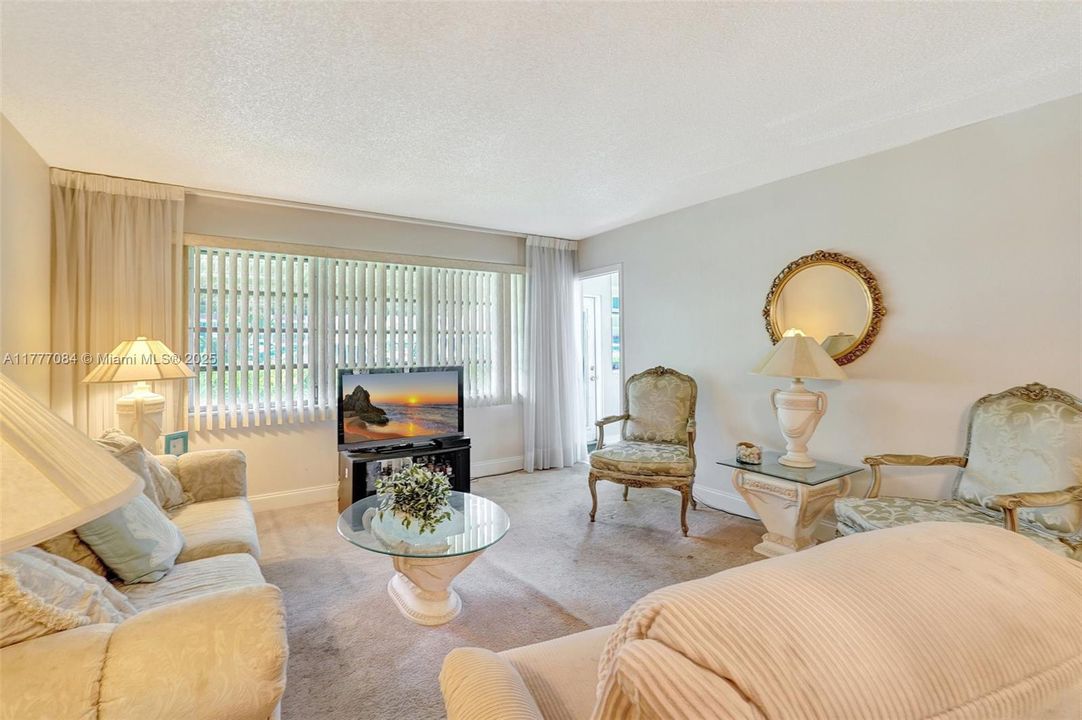 Vendido Recientemente: $99,000 (1 camas, 1 baños, 770 Pies cuadrados)