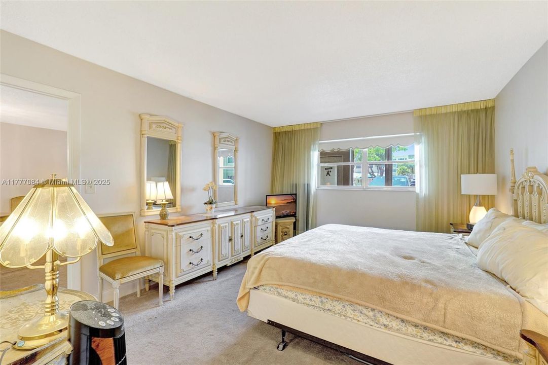 Vendido Recientemente: $99,000 (1 camas, 1 baños, 770 Pies cuadrados)