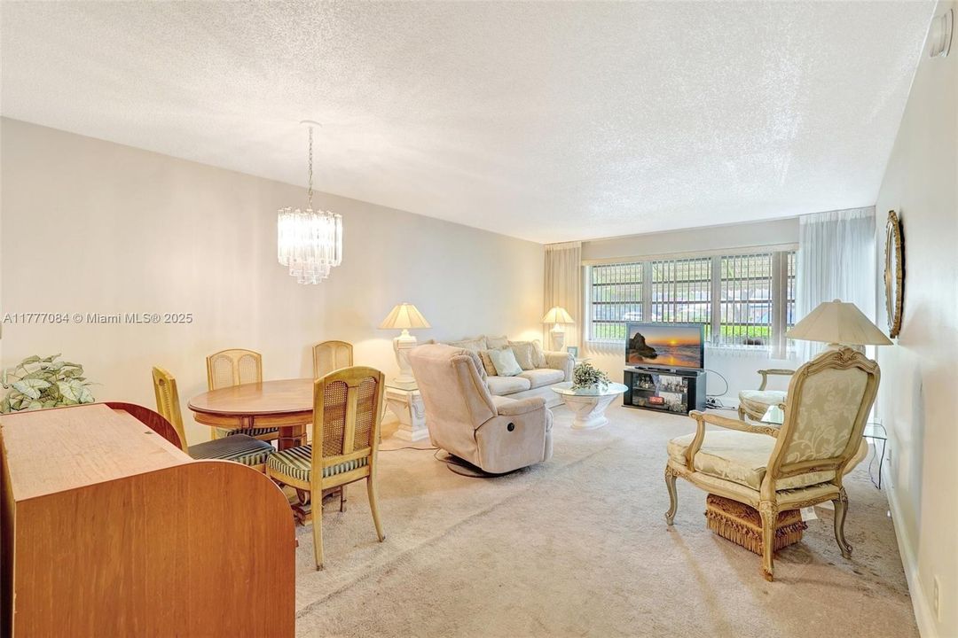 Vendido Recientemente: $99,000 (1 camas, 1 baños, 770 Pies cuadrados)