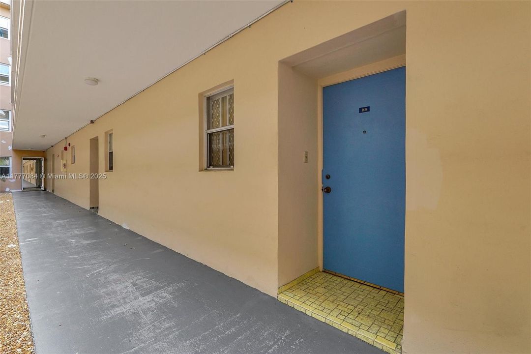 Vendido Recientemente: $99,000 (1 camas, 1 baños, 770 Pies cuadrados)