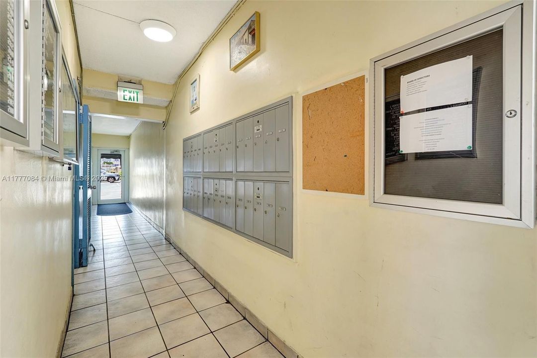 Vendido Recientemente: $99,000 (1 camas, 1 baños, 770 Pies cuadrados)