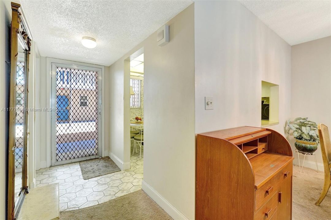 Vendido Recientemente: $99,000 (1 camas, 1 baños, 770 Pies cuadrados)