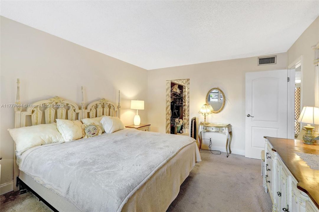 Vendido Recientemente: $99,000 (1 camas, 1 baños, 770 Pies cuadrados)