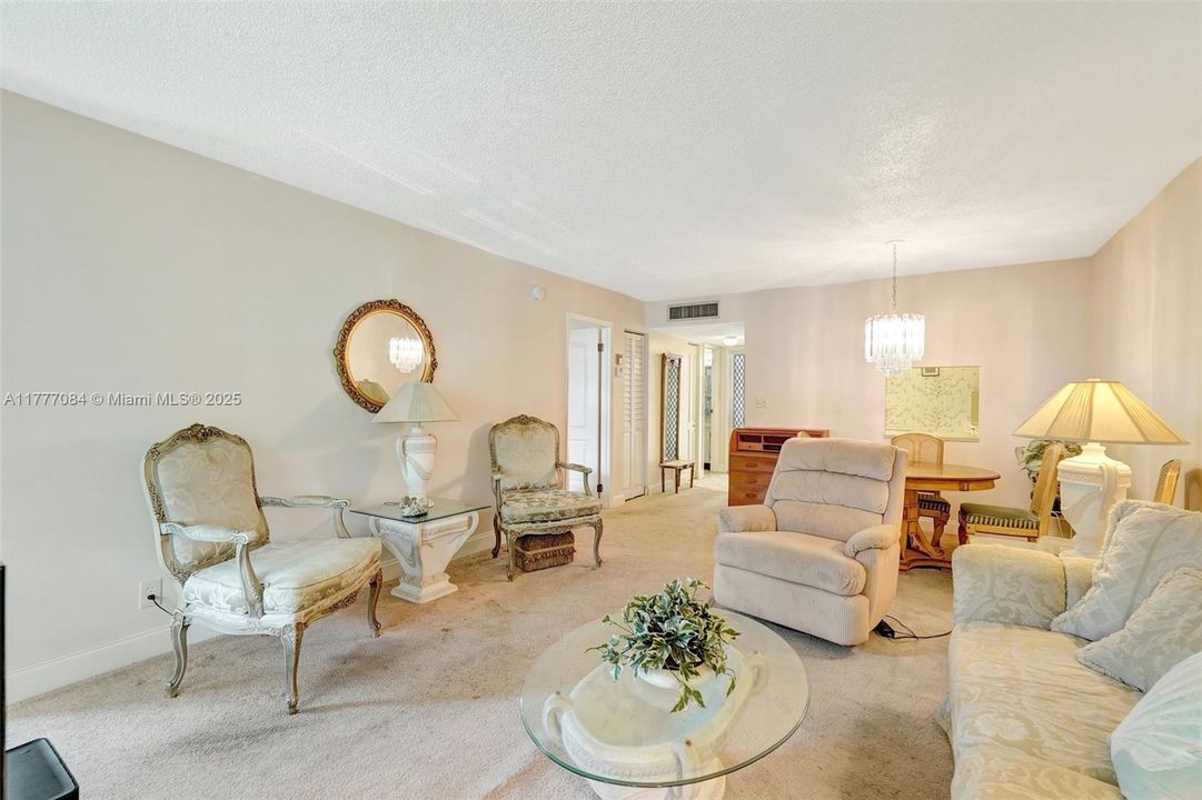 Vendido Recientemente: $99,000 (1 camas, 1 baños, 770 Pies cuadrados)