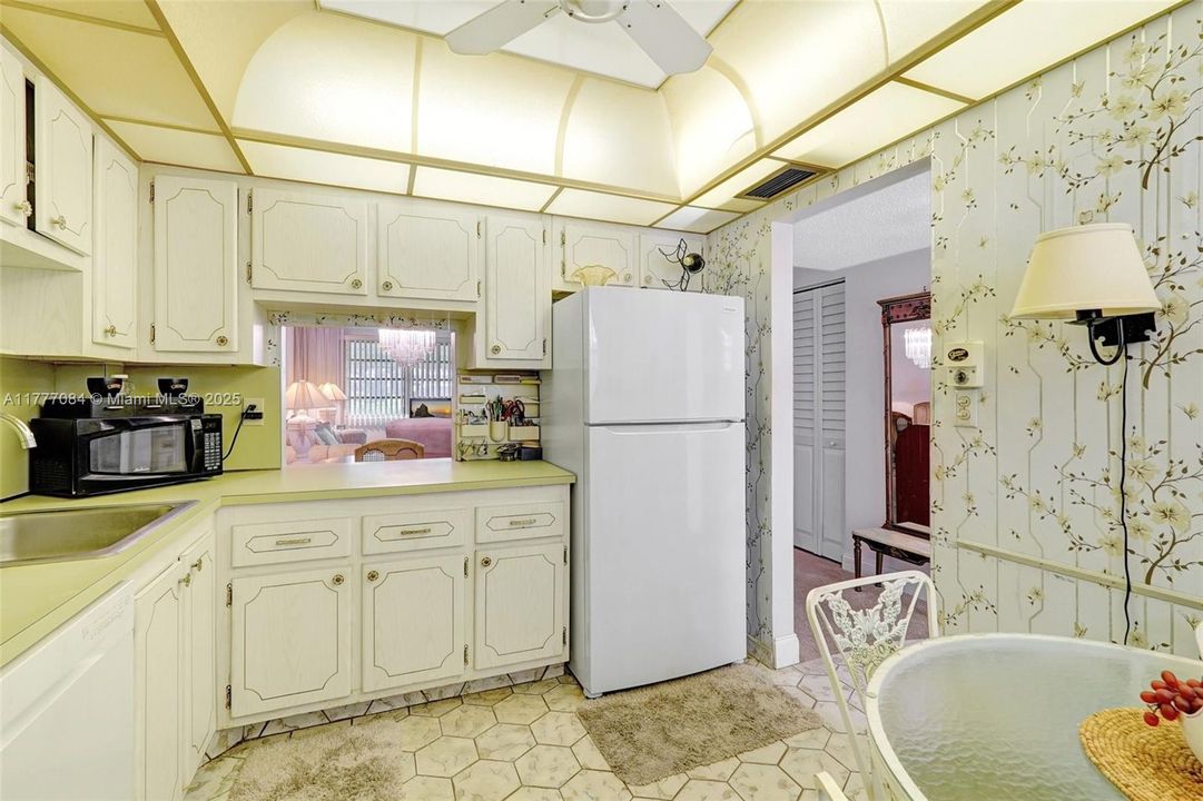 Vendido Recientemente: $99,000 (1 camas, 1 baños, 770 Pies cuadrados)