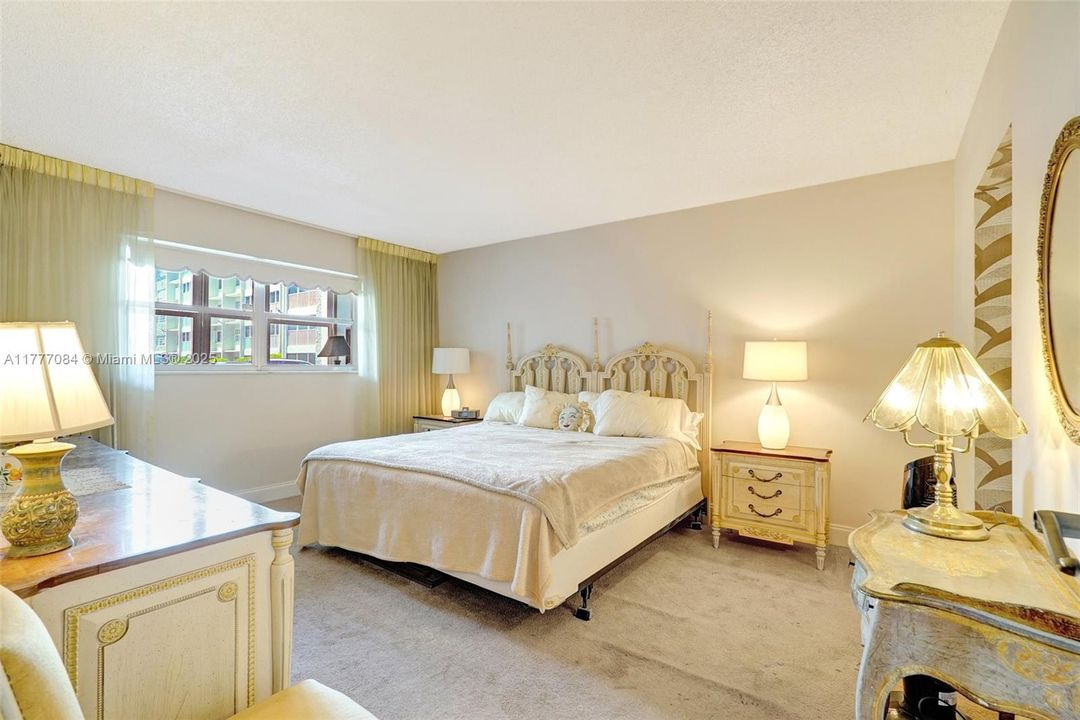 Vendido Recientemente: $99,000 (1 camas, 1 baños, 770 Pies cuadrados)