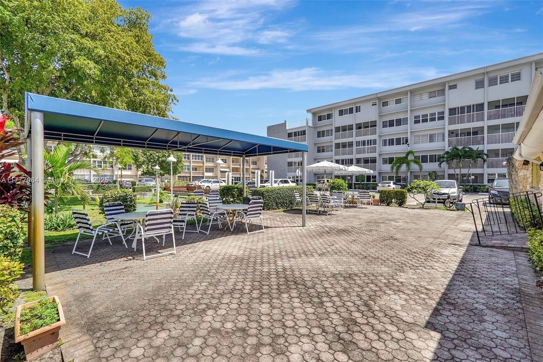 Vendido Recientemente: $99,000 (1 camas, 1 baños, 770 Pies cuadrados)