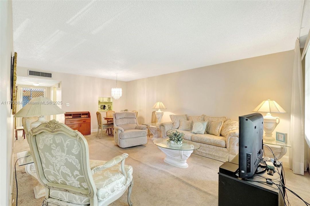 Vendido Recientemente: $99,000 (1 camas, 1 baños, 770 Pies cuadrados)