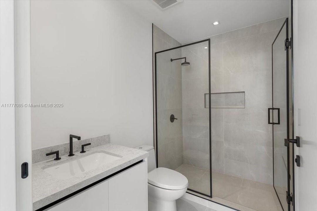 На продажу: $3,495,000 (3 спален, 3 ванн, 2918 Квадратных фут)