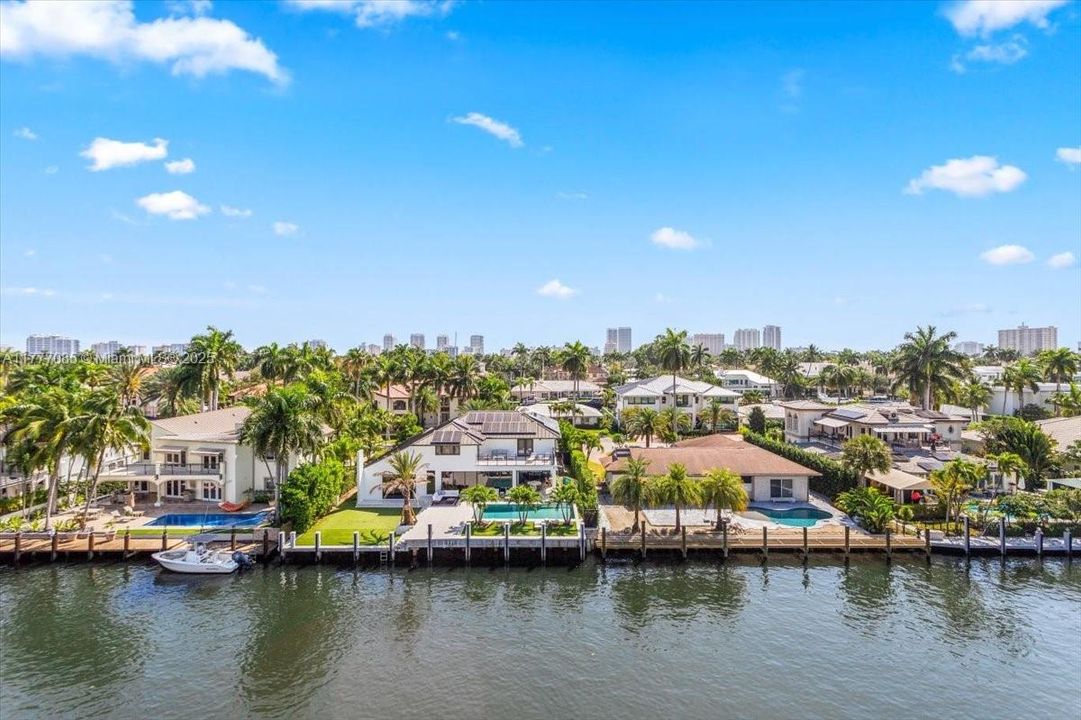 На продажу: $3,495,000 (3 спален, 3 ванн, 2918 Квадратных фут)