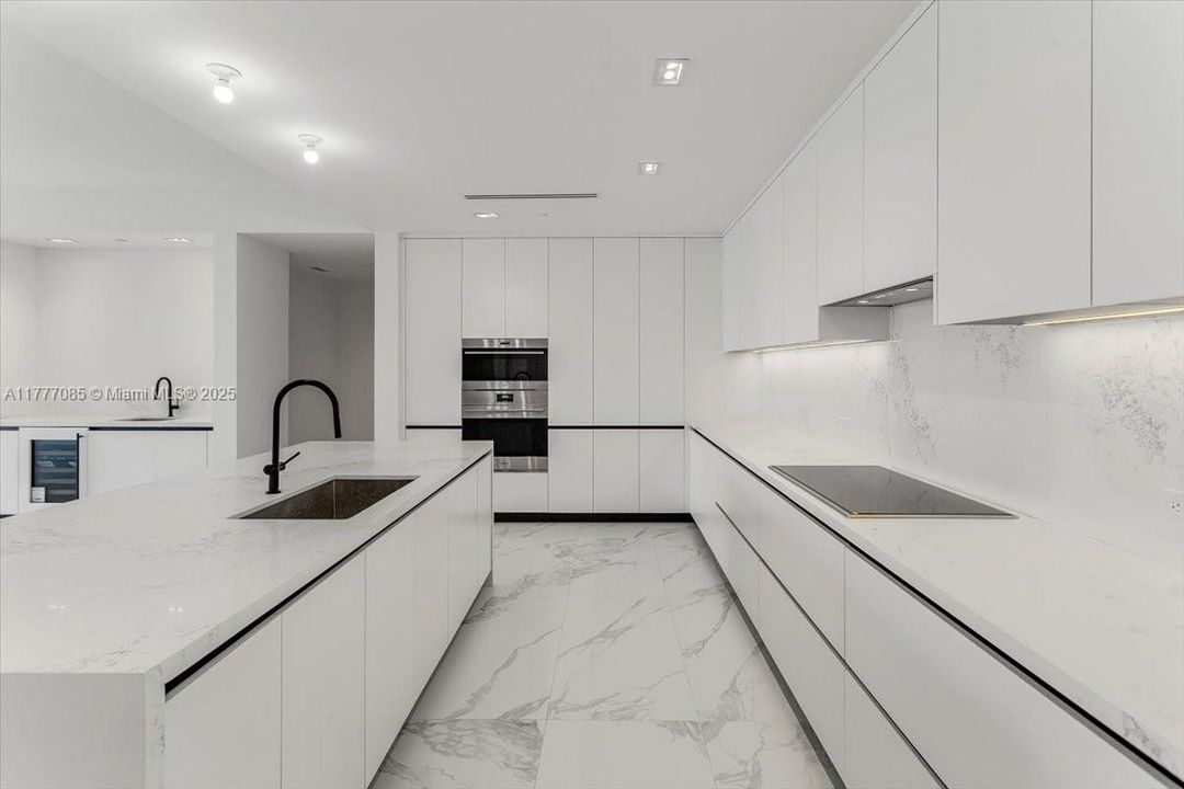 На продажу: $3,495,000 (3 спален, 3 ванн, 2918 Квадратных фут)