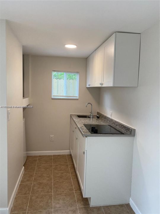 Recientemente alquilado: $1,100 (1 camas, 1 baños, 300 Pies cuadrados)