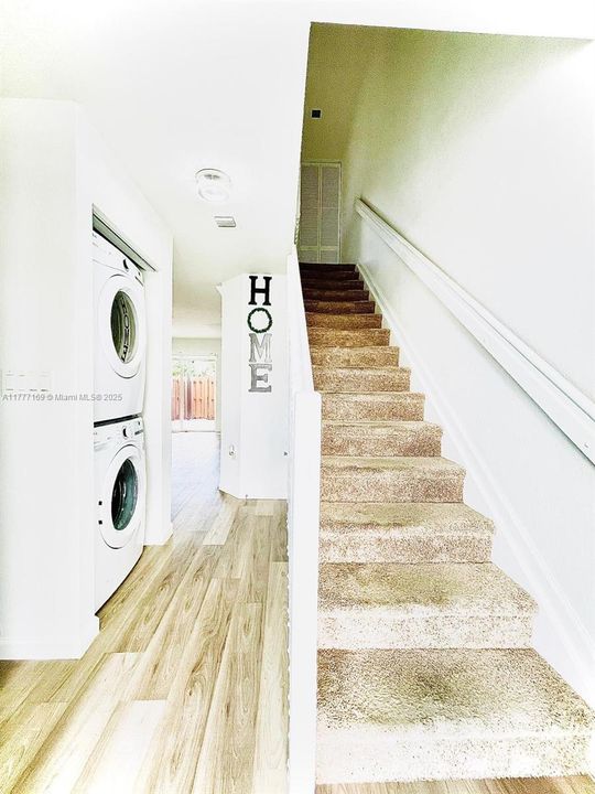 Recently Sold: $280,000 (2 beds, 1 baths, 1140 Square Feet)