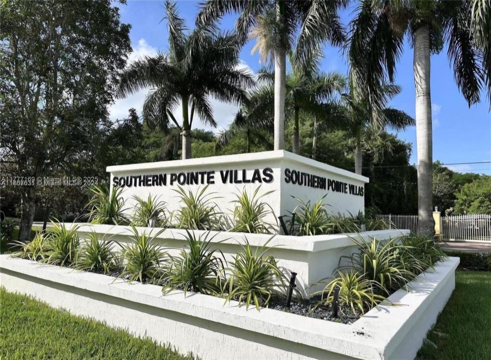 Recently Sold: $280,000 (2 beds, 1 baths, 1140 Square Feet)