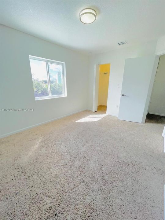 Recently Sold: $280,000 (2 beds, 1 baths, 1140 Square Feet)