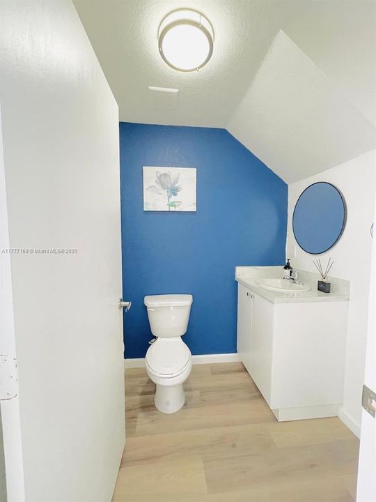 Recently Sold: $280,000 (2 beds, 1 baths, 1140 Square Feet)