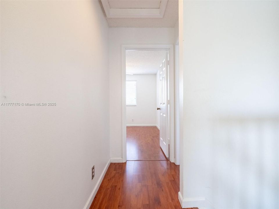 Недавно продано: $820,000 (4 спален, 2 ванн, 1902 Квадратных фут)