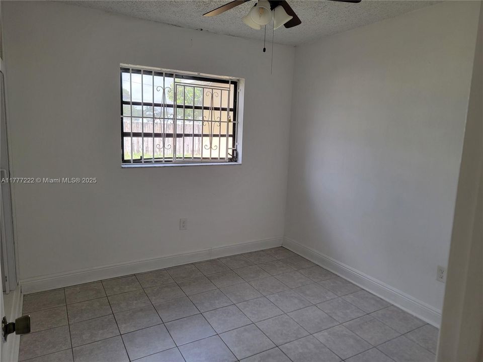 Recently Rented: $2,500 (3 beds, 1 baths, 1216 Square Feet)