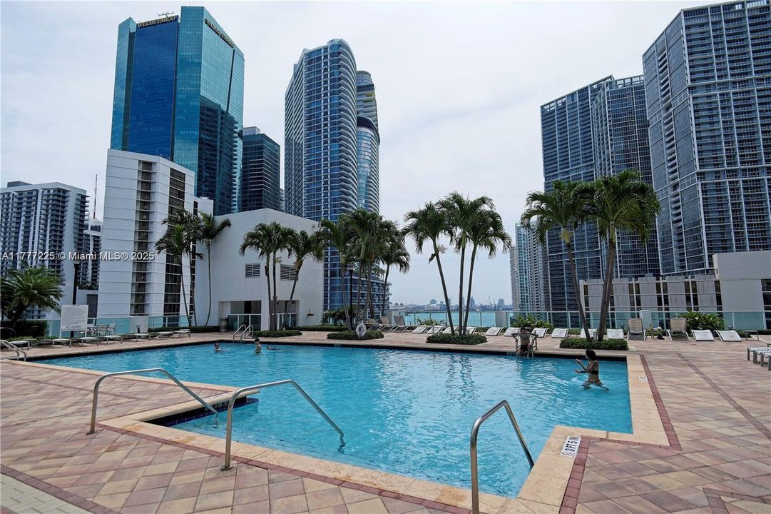 Недавно арендовано: $3,000 (1 спален, 1 ванн, 775 Квадратных фут)