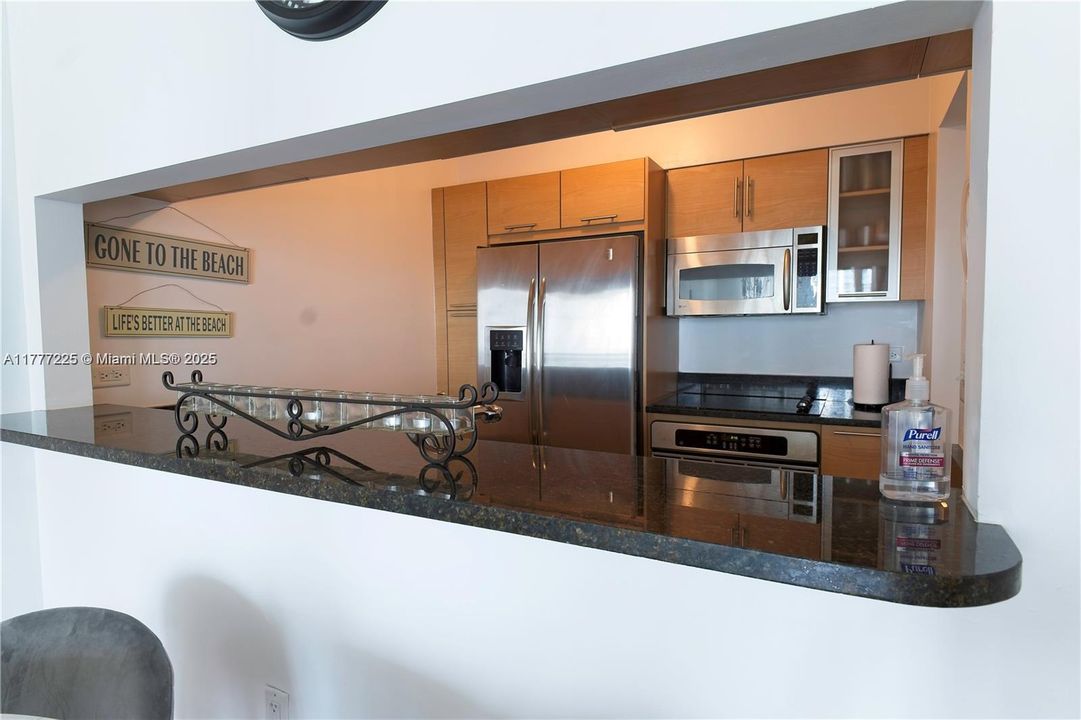 Недавно арендовано: $3,000 (1 спален, 1 ванн, 775 Квадратных фут)