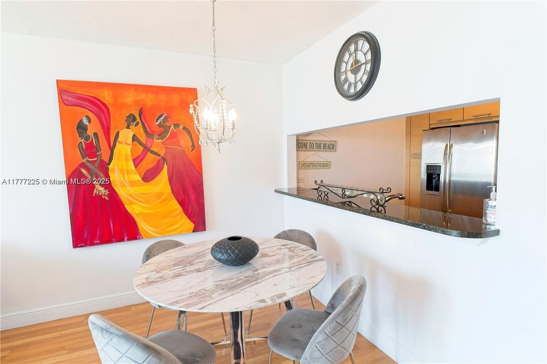 Недавно арендовано: $3,000 (1 спален, 1 ванн, 775 Квадратных фут)